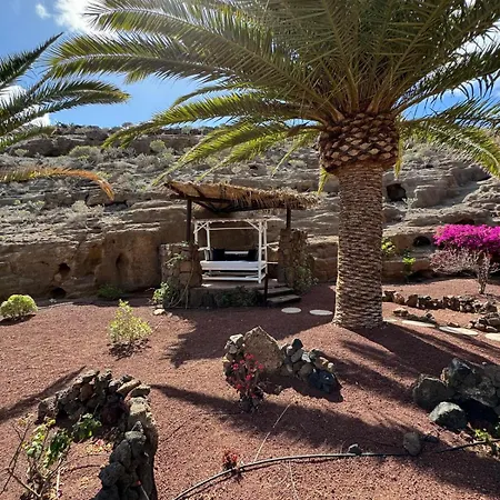 Castillo Lanzarote Bailey - Luxury - Pet Friendly With Heated Pool