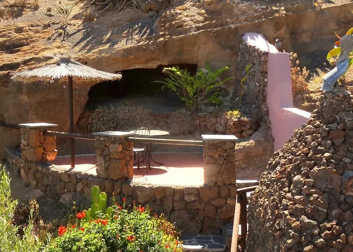 Vakantiehuis Castillo Lanzarote Bailey - Luxury - Pet Friendly With Heated Pool