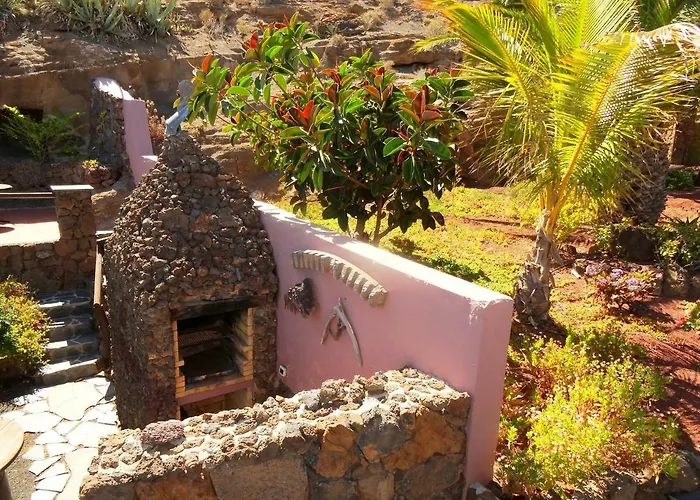 Castillo Lanzarote Bailey - Luxury - Pet Friendly With Heated Pool Vakantiehuis