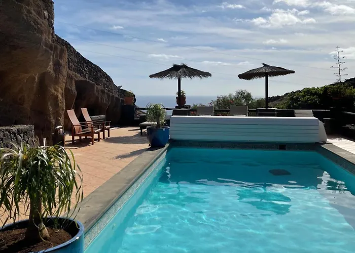 Castillo Lanzarote Bailey - Luxury - Pet Friendly With Heated Pool *