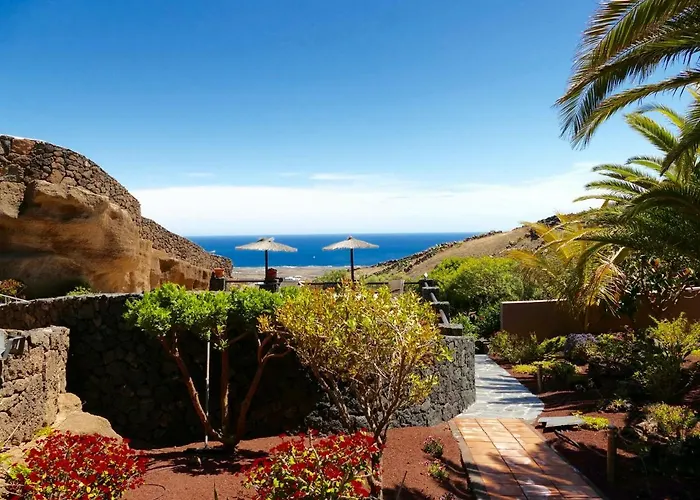 Castillo Lanzarote Bailey - Luxury - Pet Friendly With Heated Pool *