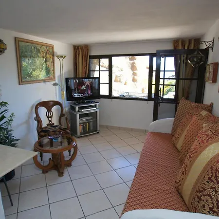 Castillo Lanzarote Bailey - Luxury - Pet Friendly With Heated Pool